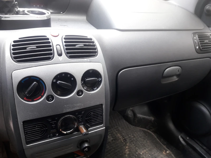 Tata Indica, снимка 7 - Автомобили и джипове - 52964406