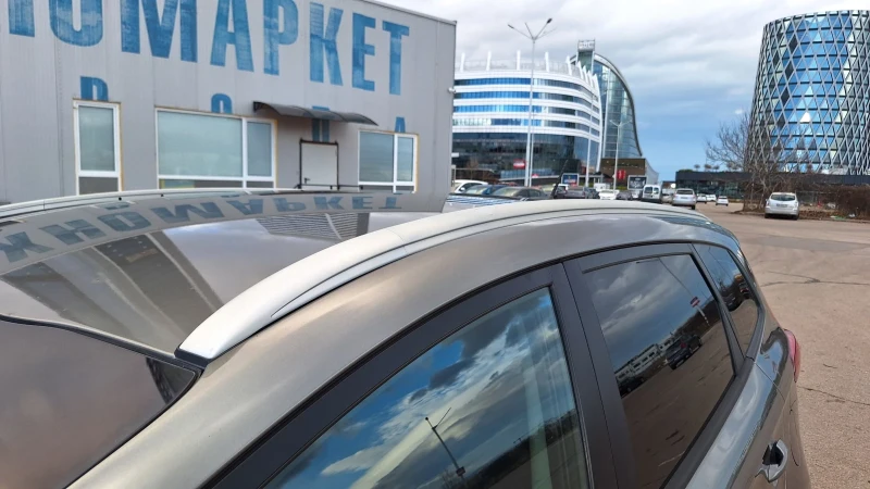 Kia Carens 1.7-НАВИГАЦИЯ-7места, снимка 6 - Автомобили и джипове - 52968207