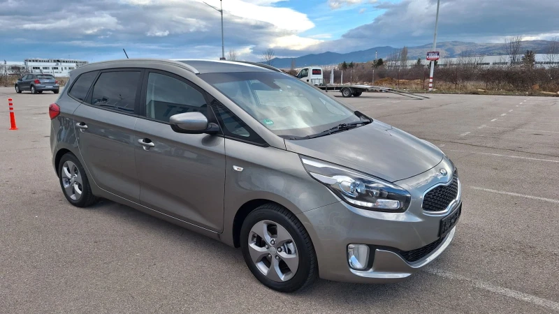 Kia Carens 1.7-НАВИГАЦИЯ-7места, снимка 2 - Автомобили и джипове - 52968207