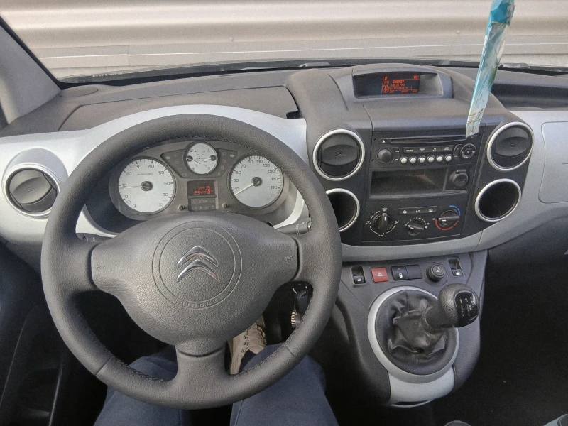Citroen Berlingo 1.6HDI euro 5b, снимка 11 - Автомобили и джипове - 53042953