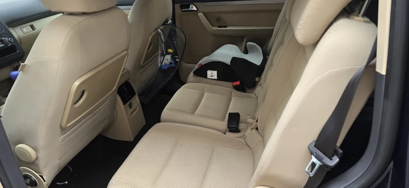 VW Touran, снимка 5 - Автомобили и джипове - 53462404