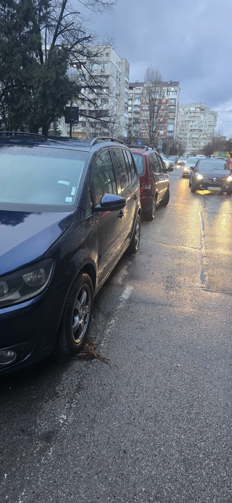 VW Touran, снимка 10 - Автомобили и джипове - 53462404