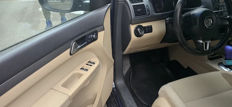 VW Touran, снимка 7 - Автомобили и джипове - 53462404