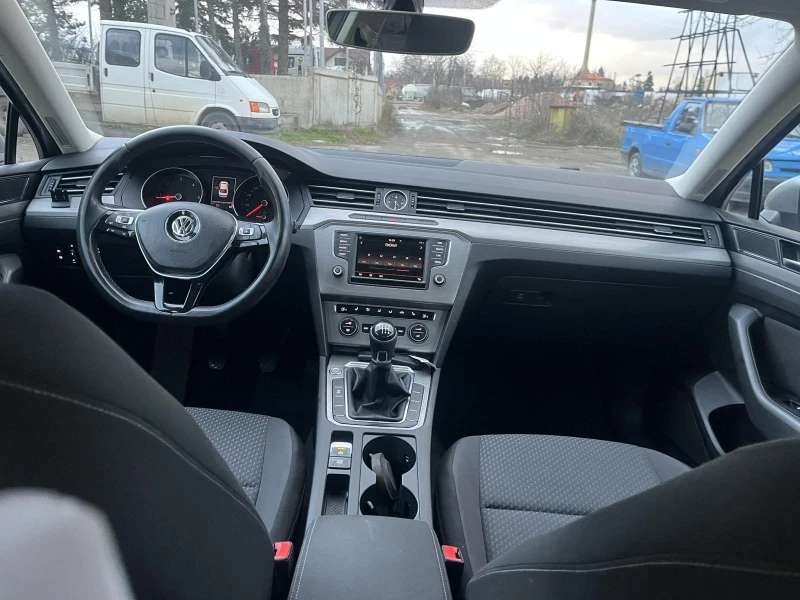 VW Passat, снимка 10 - Автомобили и джипове - 53564674