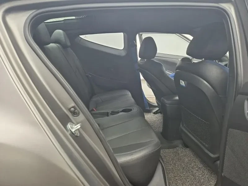 Hyundai Veloster  1.6 Turbo Despec | Mobile.bg � ����������� 12