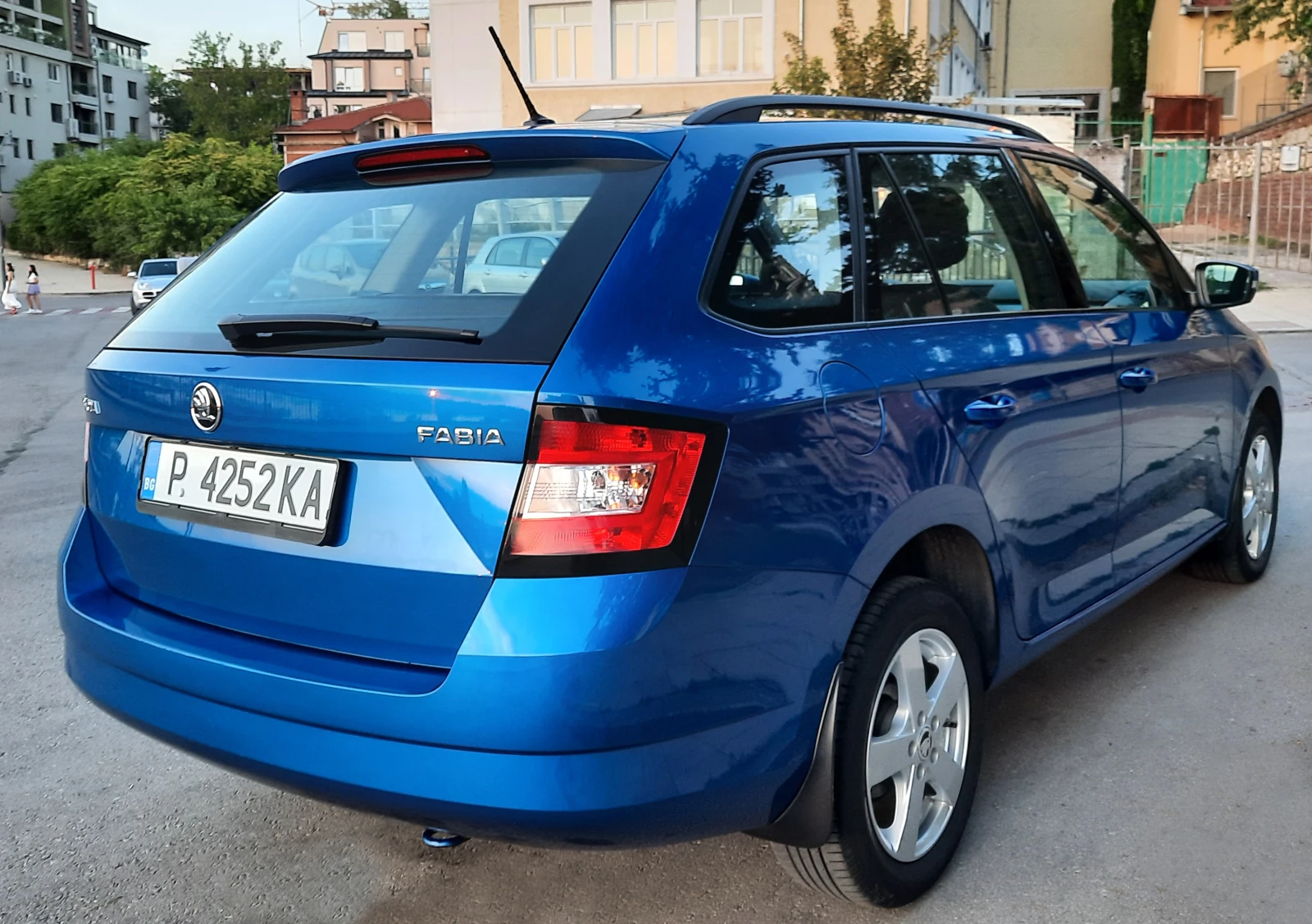 Skoda Fabia Combi TSI, 110 к.с. 6M, Selection - изображение 4