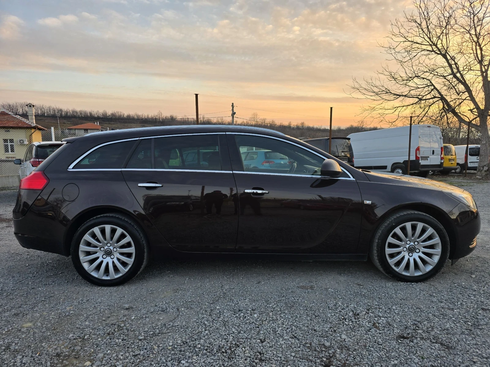 Opel Insignia 2.0 CDTI 160 К.С. 4Х4 / НАВИ / КОЖА / КСЕНОН - изображение 6