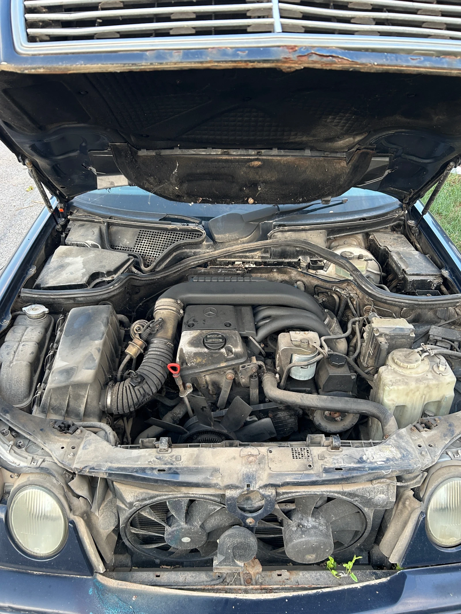 Mercedes-Benz E 220 2.2  - изображение 2