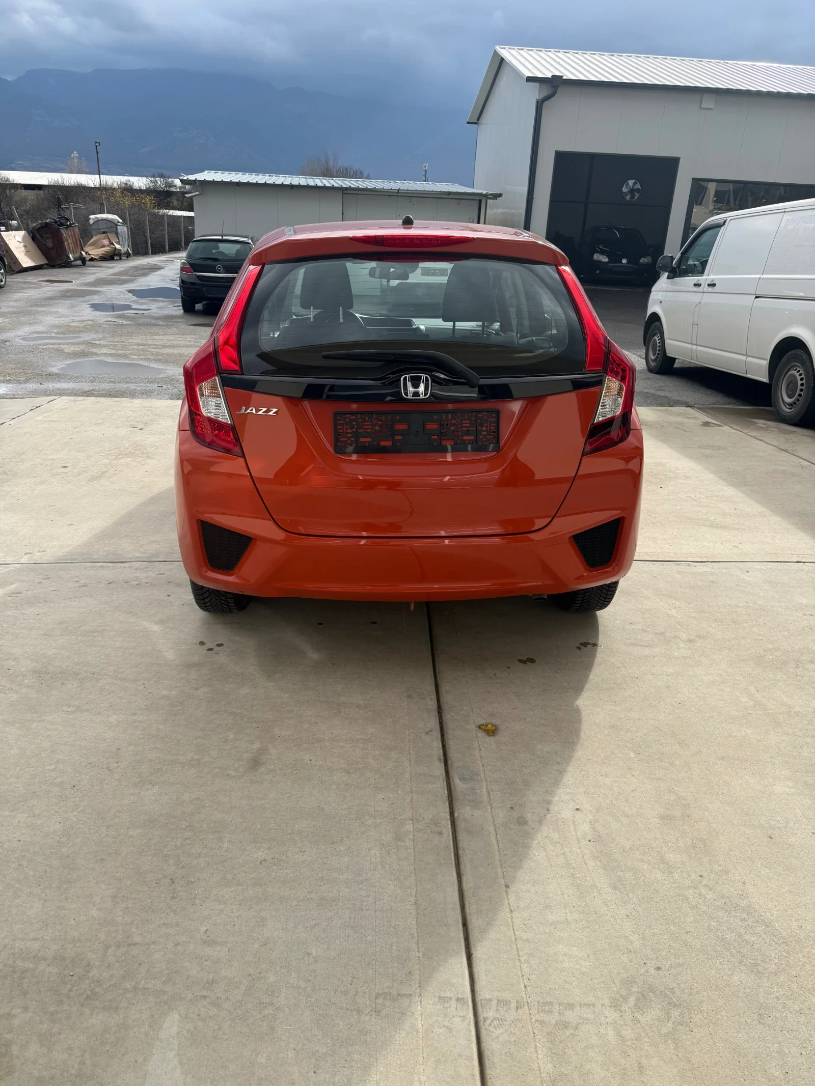 Honda Jazz 1, 3i-V-Tec 2018г. - изображение 6