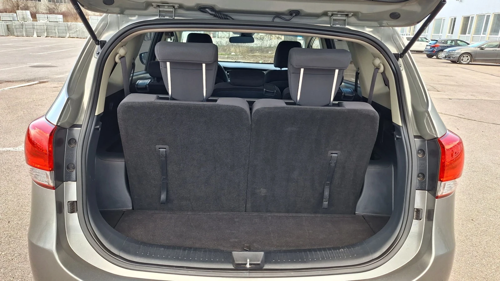 Kia Carens 1.7-���������-7����� | Mobile.bg � ����������� 16