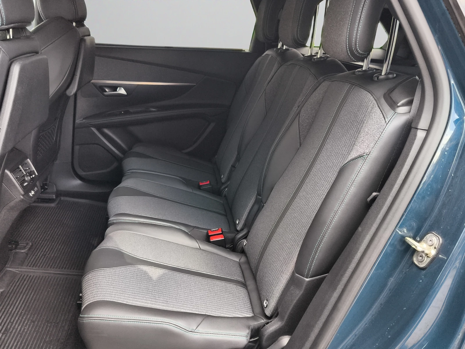 Peugeot 5008 ALLURE PACK 1.5 BlueHDi 130 S&S BVM6 E6//2103R16 | Mobile.bg � ����������� 12