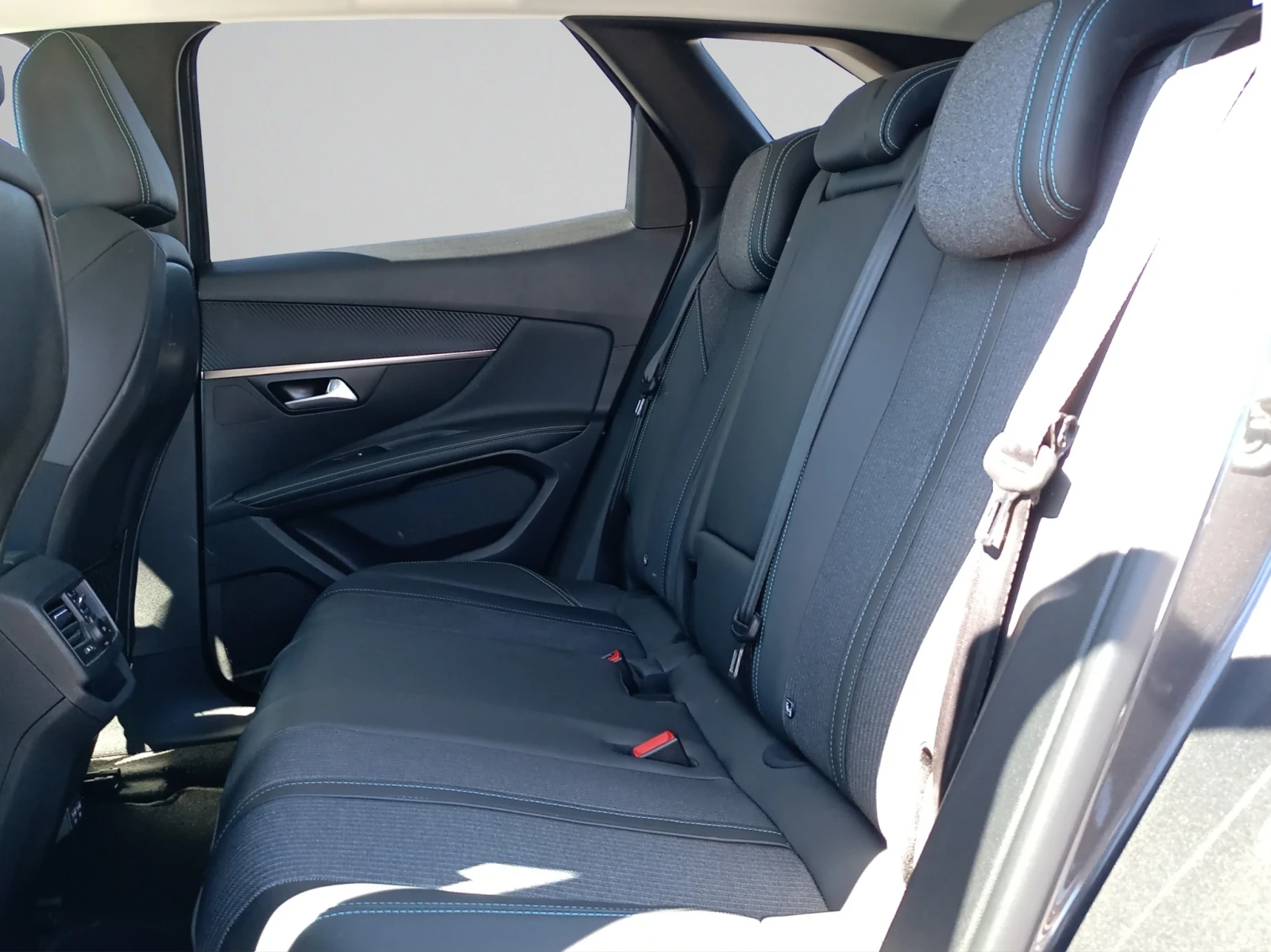 Peugeot 3008 New Line Up ALLURE 1.5 BlueHDi 130 S&S EAT8 EURO 6 | Mobile.bg � ����������� 9