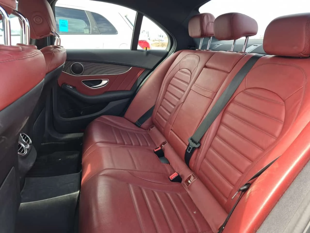 Mercedes-Benz C 300 * CARFAX * ЦЕНА ДО БГ, снимка 11 - Автомобили и джипове - 54206318