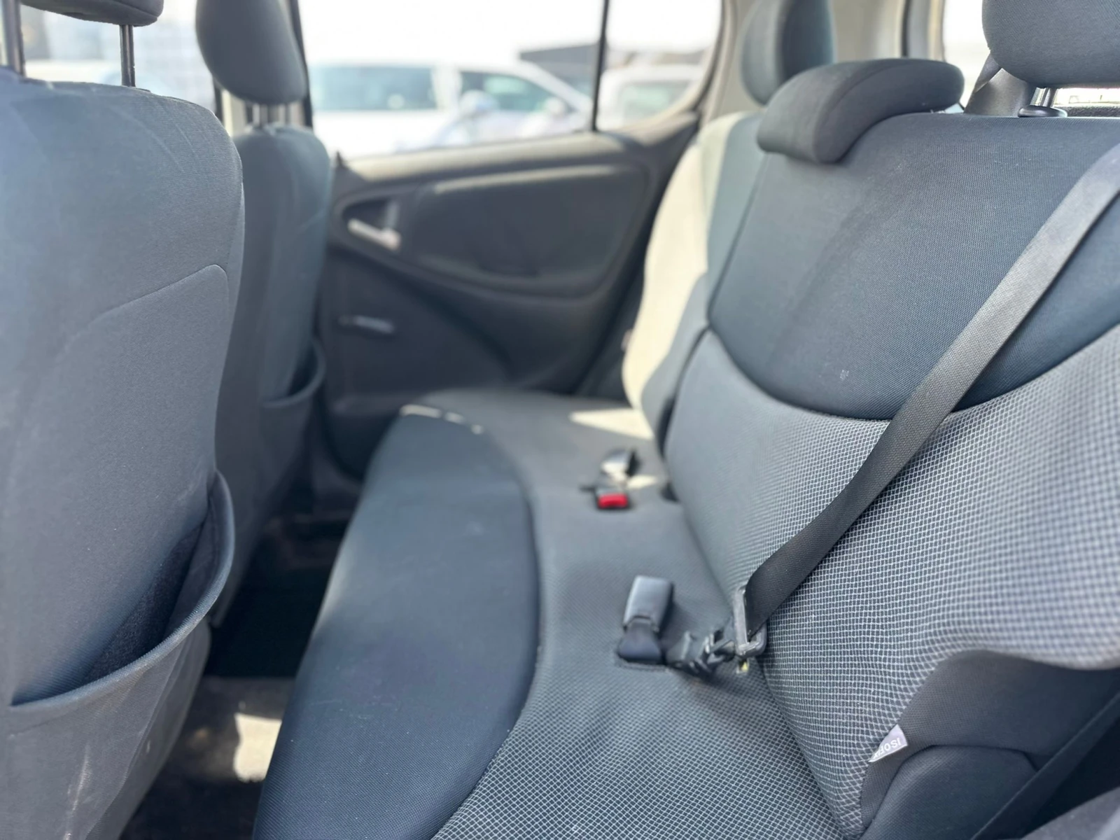 Toyota Yaris / 1.3I / AUTOMAT / 133000 KM / | Mobile.bg � ����������� 11