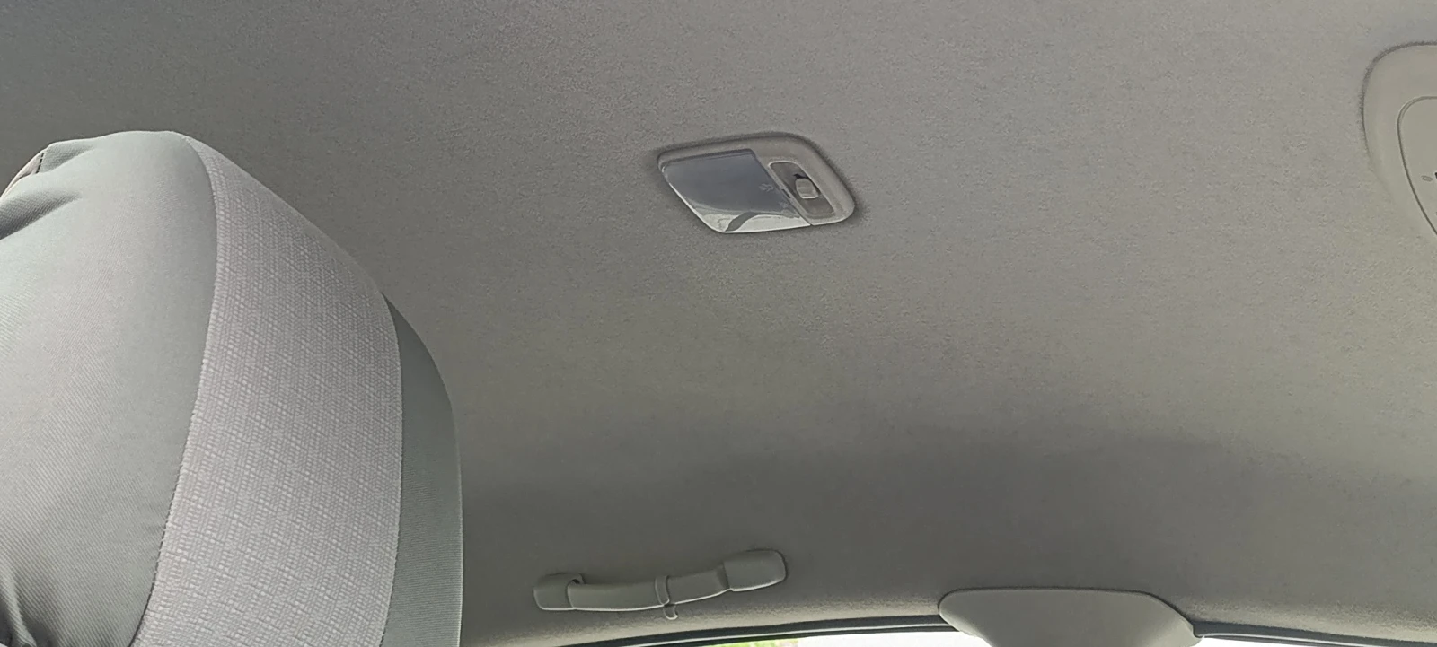 Nissan Almera 1.8 Бензин, снимка 13 - Автомобили и джипове - 54386642
