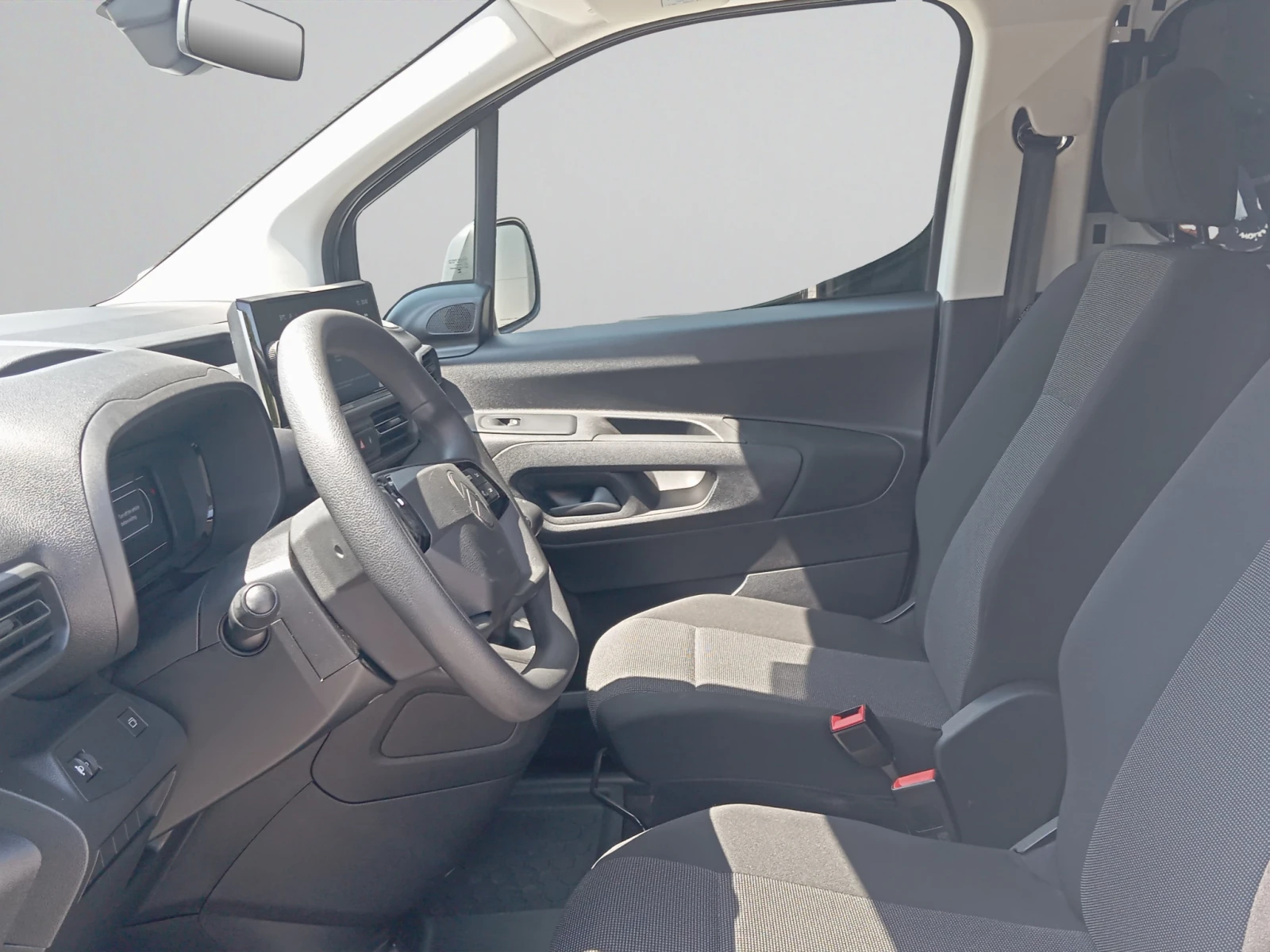 Citroen Berlingo MCA MPV M Live Pack 1.5 BlueHDI 102 BVM6 S&S E6.4 , снимка 11 - Автомобили и джипове - 54509737