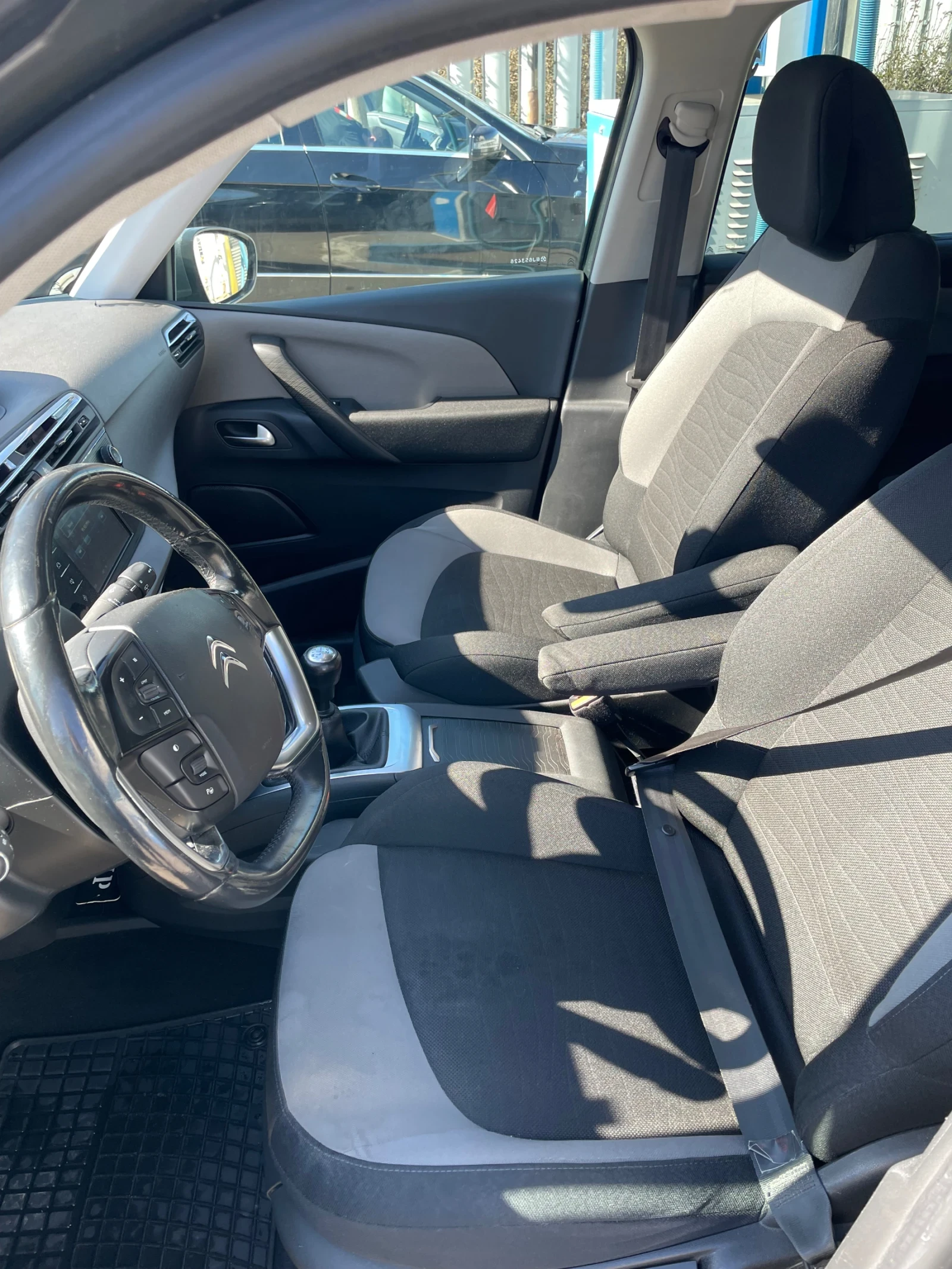 Citroen Grand C4 Picasso, снимка 6 - Автомобили и джипове - 54610230