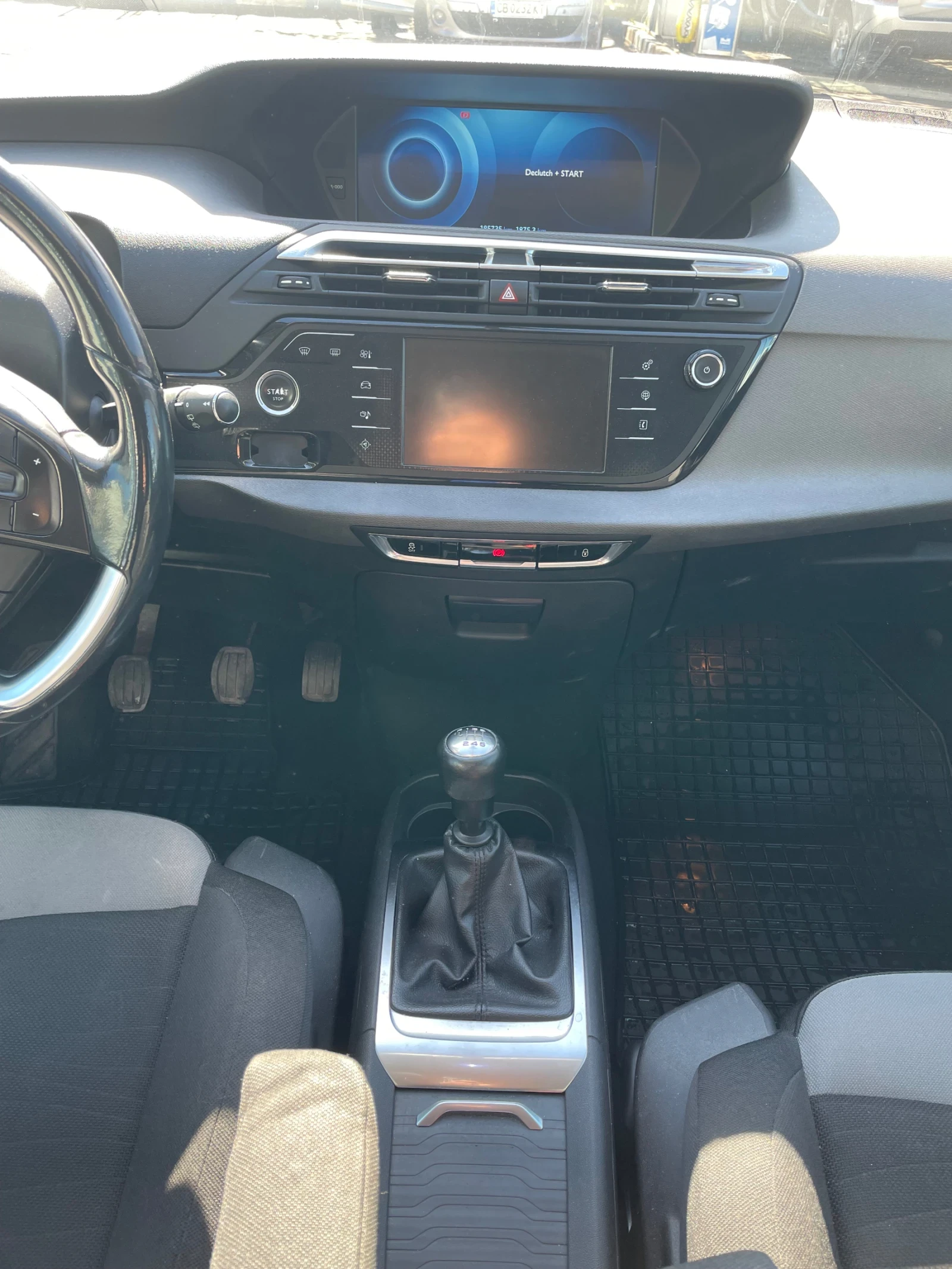 Citroen Grand C4 Picasso, снимка 13 - Автомобили и джипове - 54610230