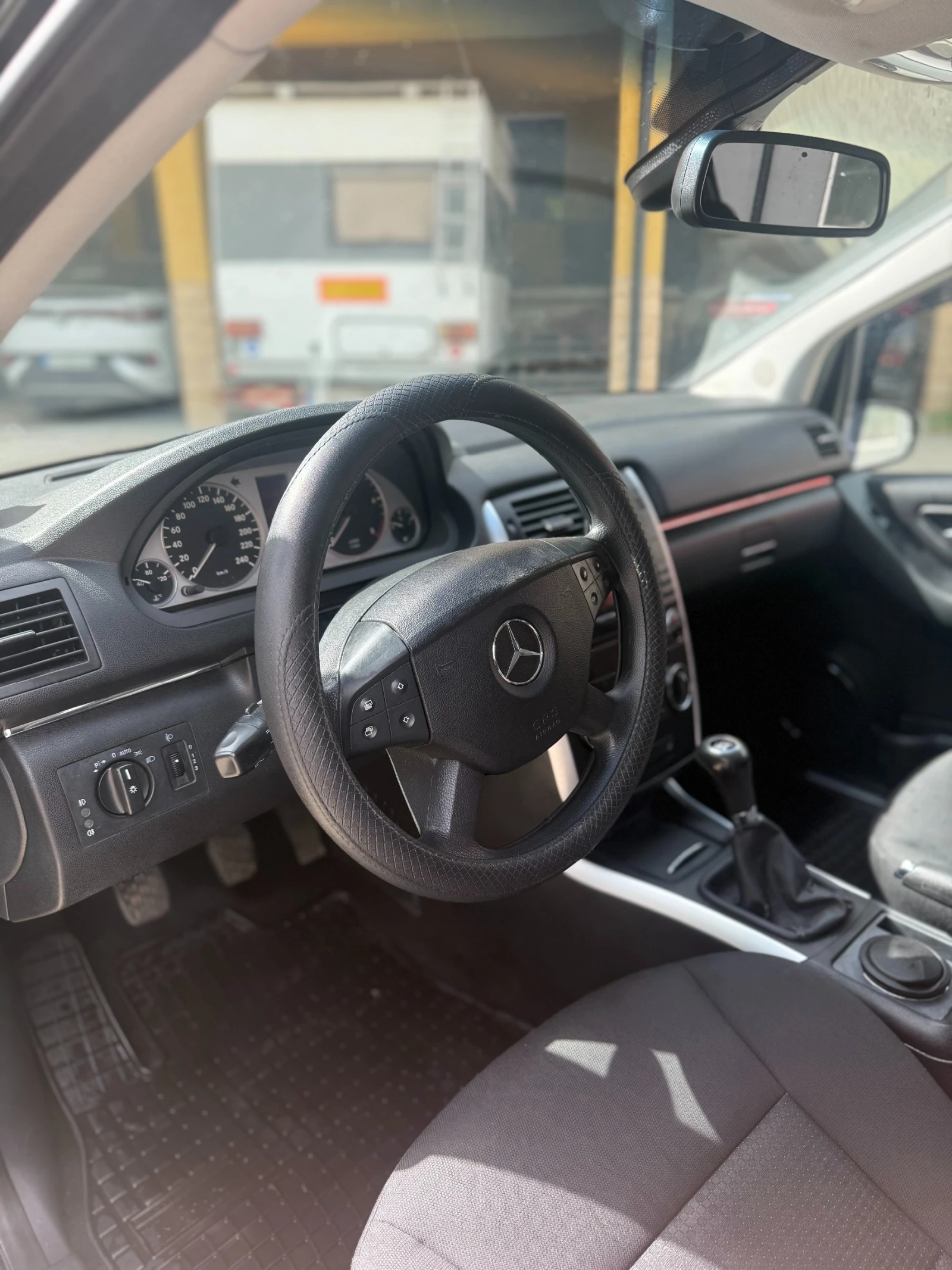 Mercedes-Benz B 180 CDI, снимка 12 - Автомобили и джипове - 54728458