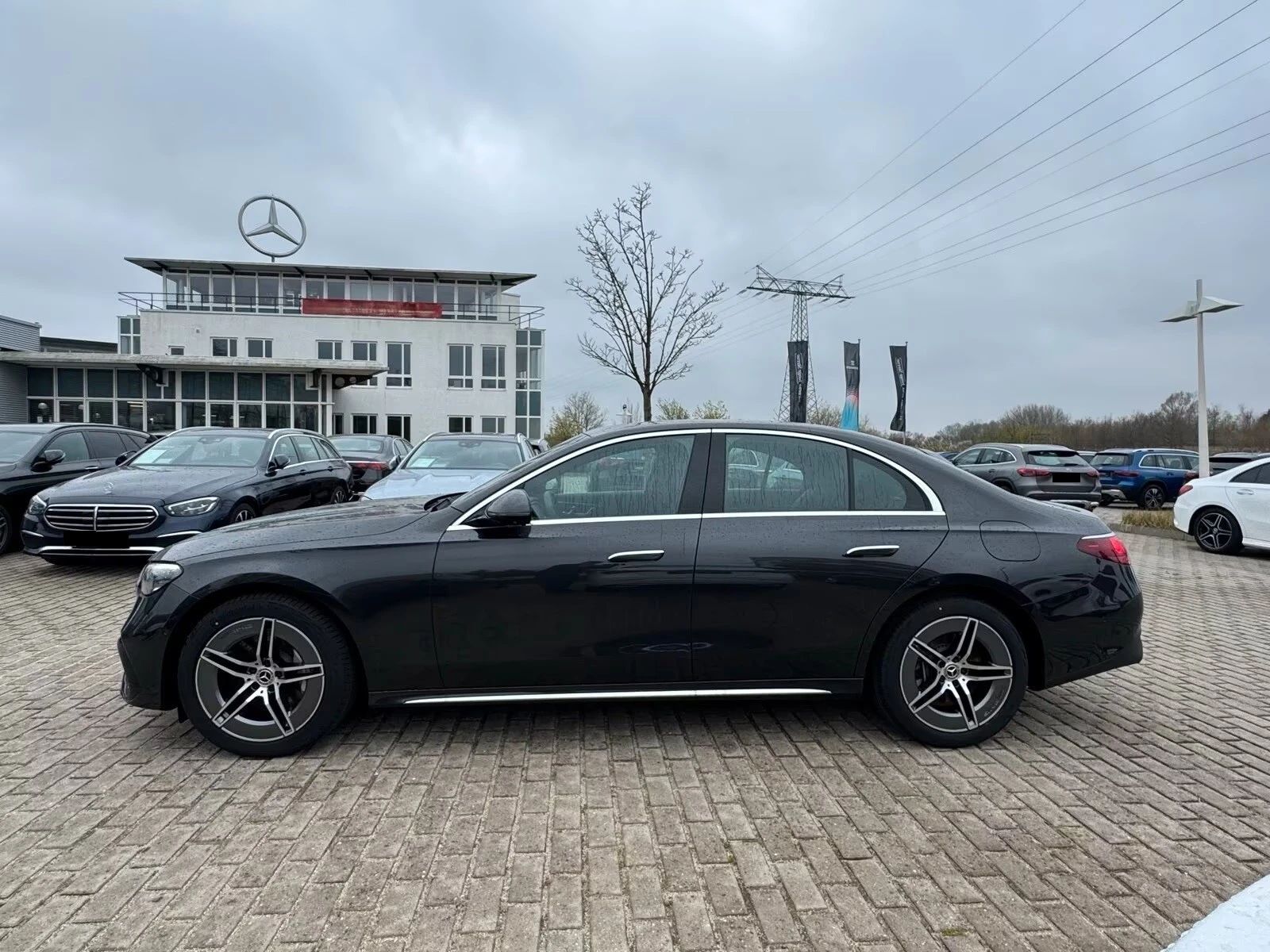 Mercedes-Benz E 300 e / AMG / 360 / DISTRONIC /, снимка 4 - Автомобили и джипове - 54821059