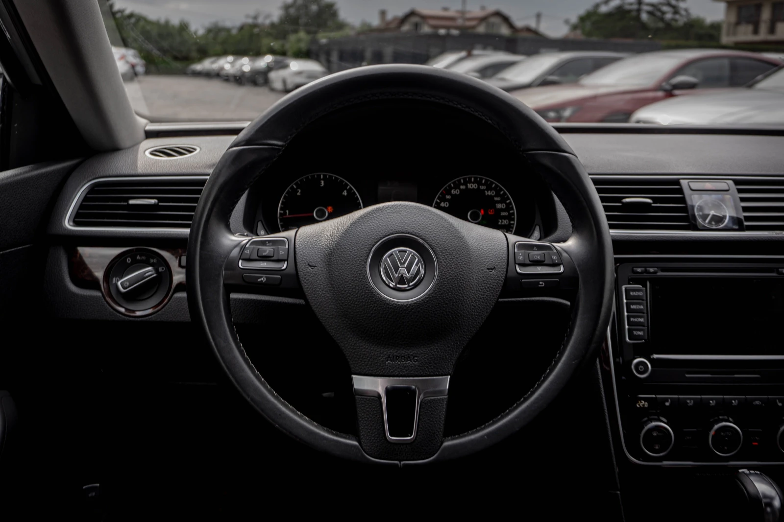 VW Passat 2.0TDI-140HP-РЕАЛНИ КМ!, снимка 11 - Автомобили и джипове - 54869278