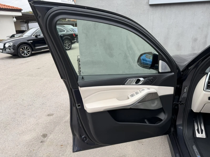 BMW X7 M50D, снимка 9 - Автомобили и джипове - 52331013