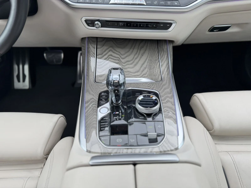 BMW X7 M50D, снимка 16 - Автомобили и джипове - 52331013