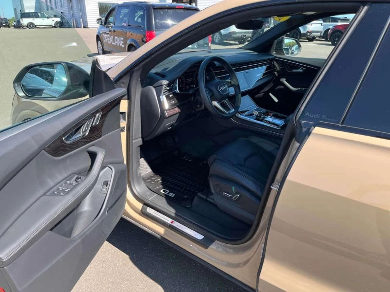 Audi Q8 * Technik * CARFAX * ЦЕНА ДО БГ, снимка 5 - Автомобили и джипове - 53515218