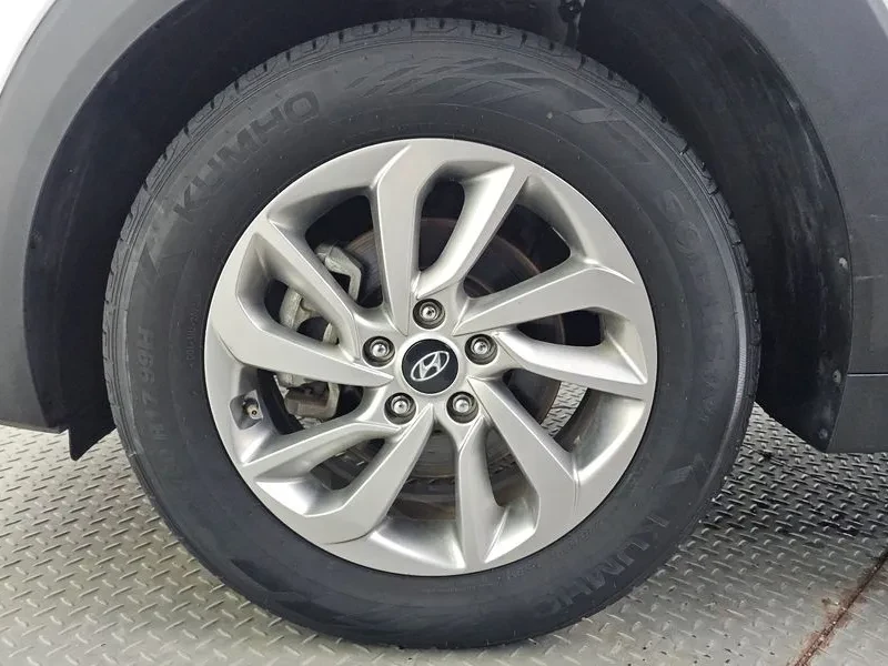 Hyundai Tucson 2.0 - САМО 30% АВАНС, снимка 5 - Автомобили и джипове - 56065847
