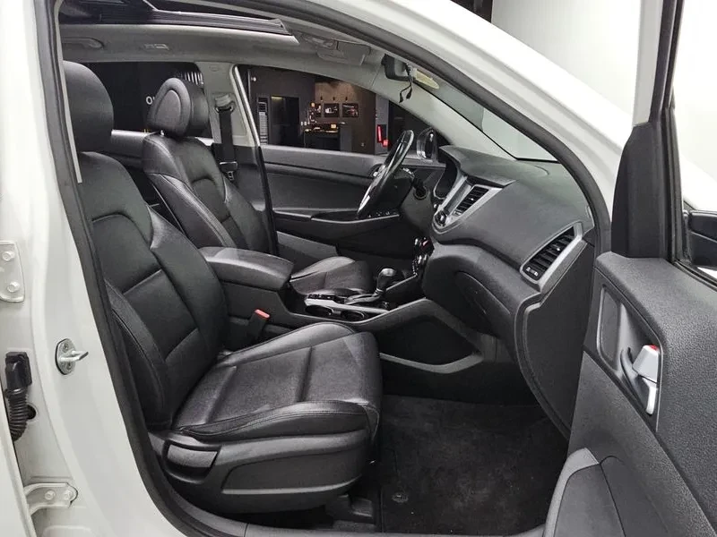 Hyundai Tucson 2.0 - САМО 30% АВАНС, снимка 12 - Автомобили и джипове - 56065847