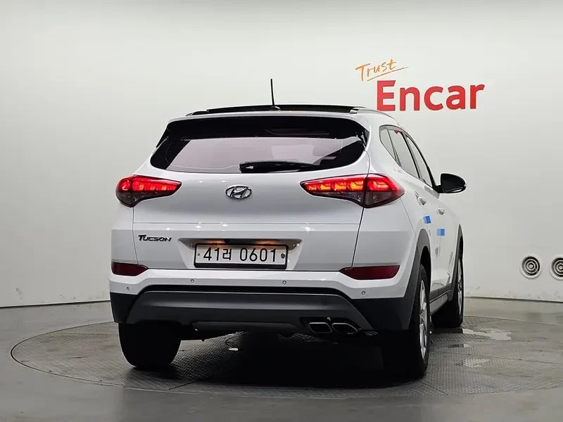 Hyundai Tucson 2.0 - САМО 30% АВАНС, снимка 4 - Автомобили и джипове - 56065847