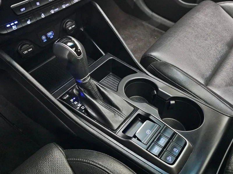 Hyundai Tucson 2.0 - САМО 30% АВАНС, снимка 9 - Автомобили и джипове - 56065847