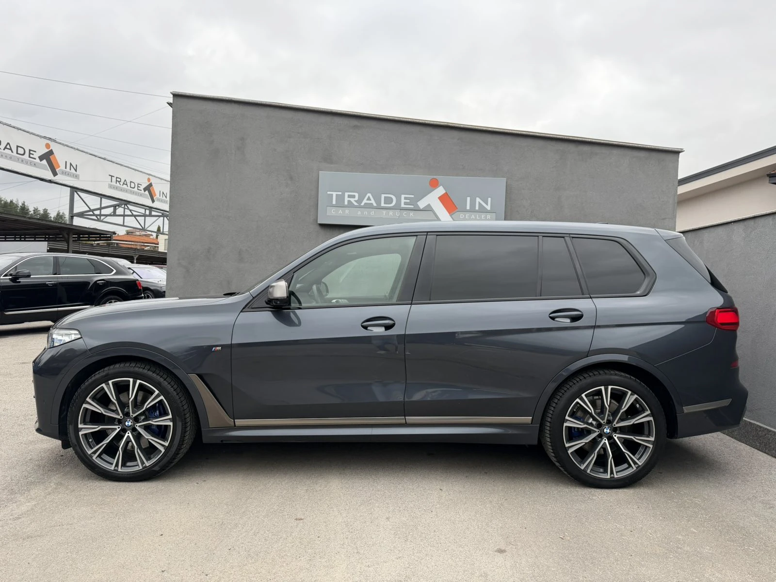 BMW X7 M50D - изображение 7