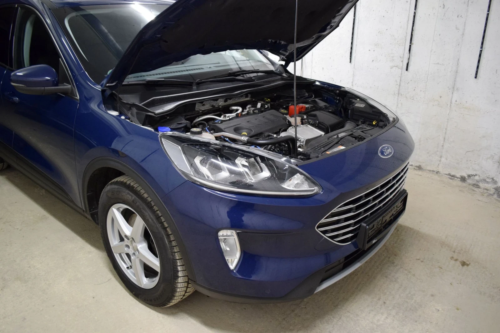 Ford Kuga Titanium 4x4 190PS 2.0 EcoBlue - изображение 5