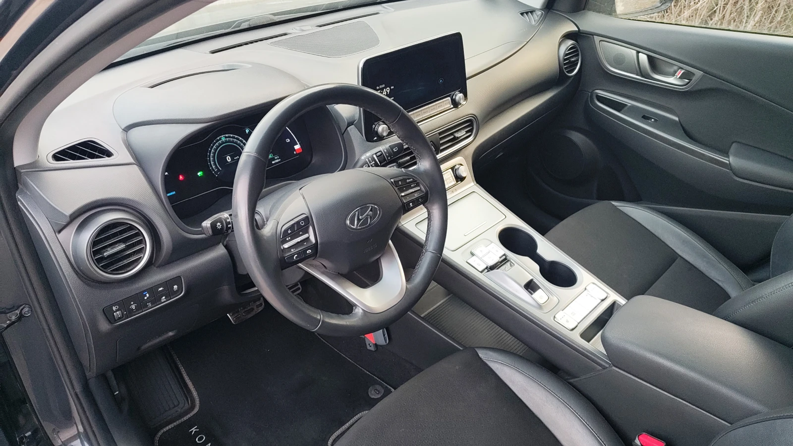 Hyundai Kona 64KWh* SOH 100%* BLUE LINK* DISTRONIC* Tермопомпа*, снимка 6 - Автомобили и джипове - 54033502