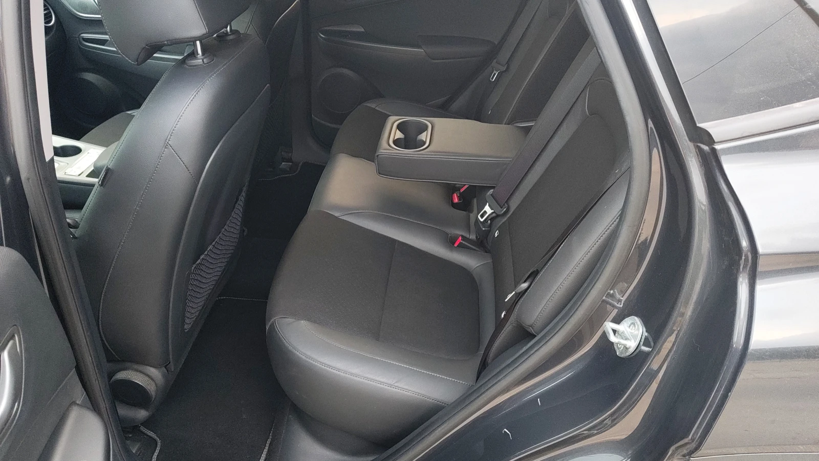 Hyundai Kona 64KWh* SOH 100%* BLUE LINK* DISTRONIC* Tермопомпа*, снимка 13 - Автомобили и джипове - 54033502