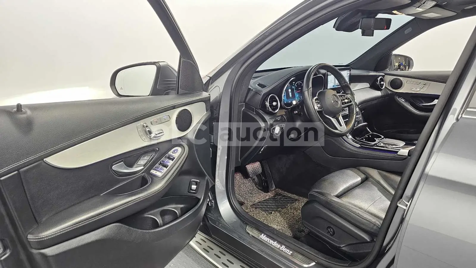 Mercedes-Benz GLC 220 d AMG| ОБДУХ| КАМЕРА| HUD| PANO| ВКЛ.ТЕХНОТЕСТ, снимка 4 - Автомобили и джипове - 54942038