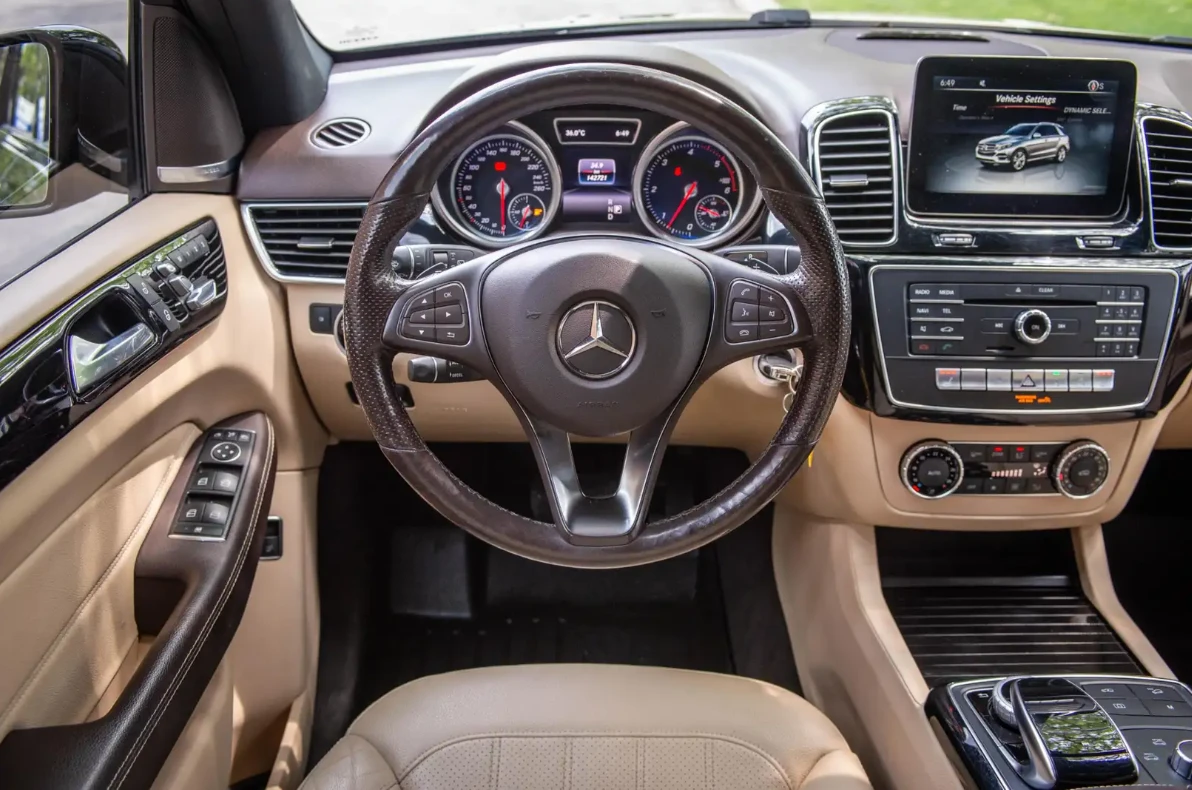 Mercedes-Benz GLE Airmatic / AMG Pack / H&K audio, снимка 7 - Автомобили и джипове - 54998578