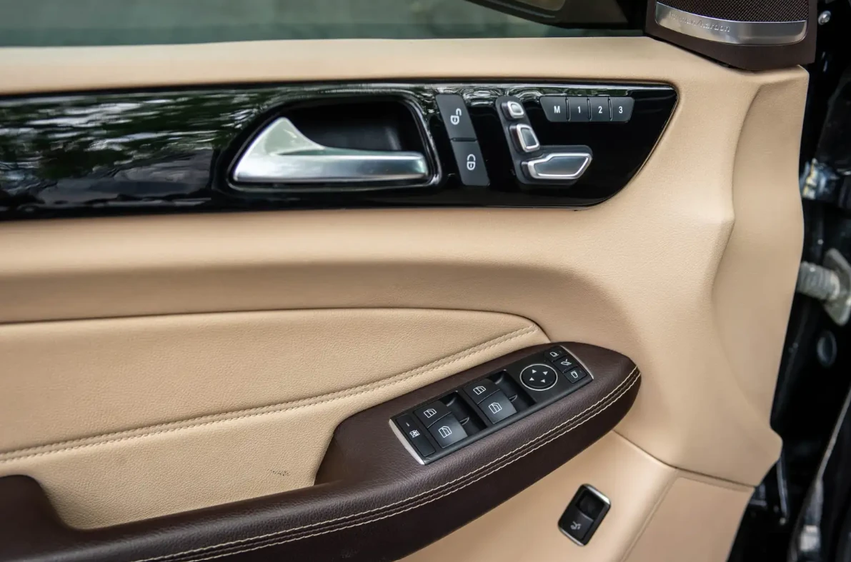 Mercedes-Benz GLE Airmatic / AMG Pack / H&K audio, снимка 12 - Автомобили и джипове - 54998578