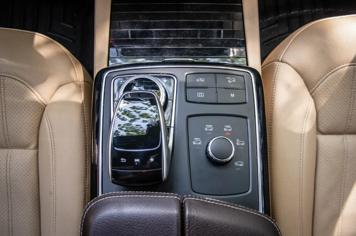Mercedes-Benz GLE Airmatic / AMG Pack / H&K audio, снимка 11 - Автомобили и джипове - 54998578