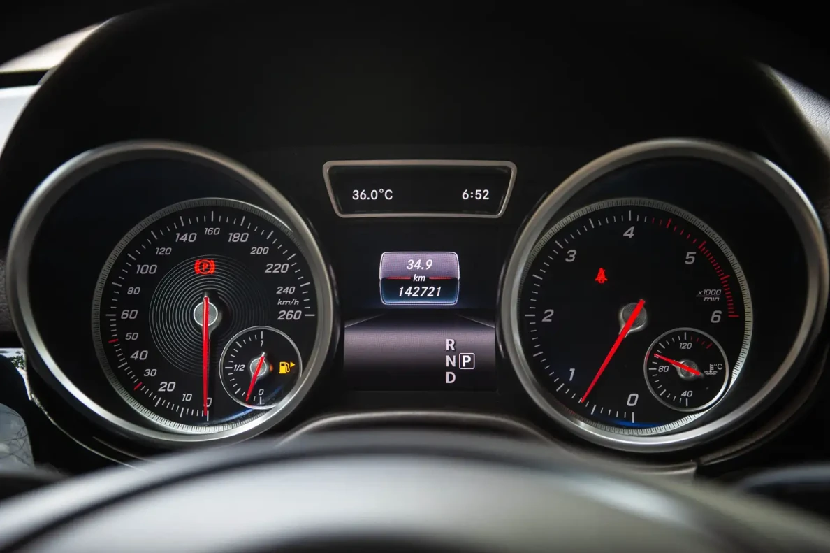 Mercedes-Benz GLE Airmatic / AMG Pack / H&K audio, снимка 8 - Автомобили и джипове - 54998578