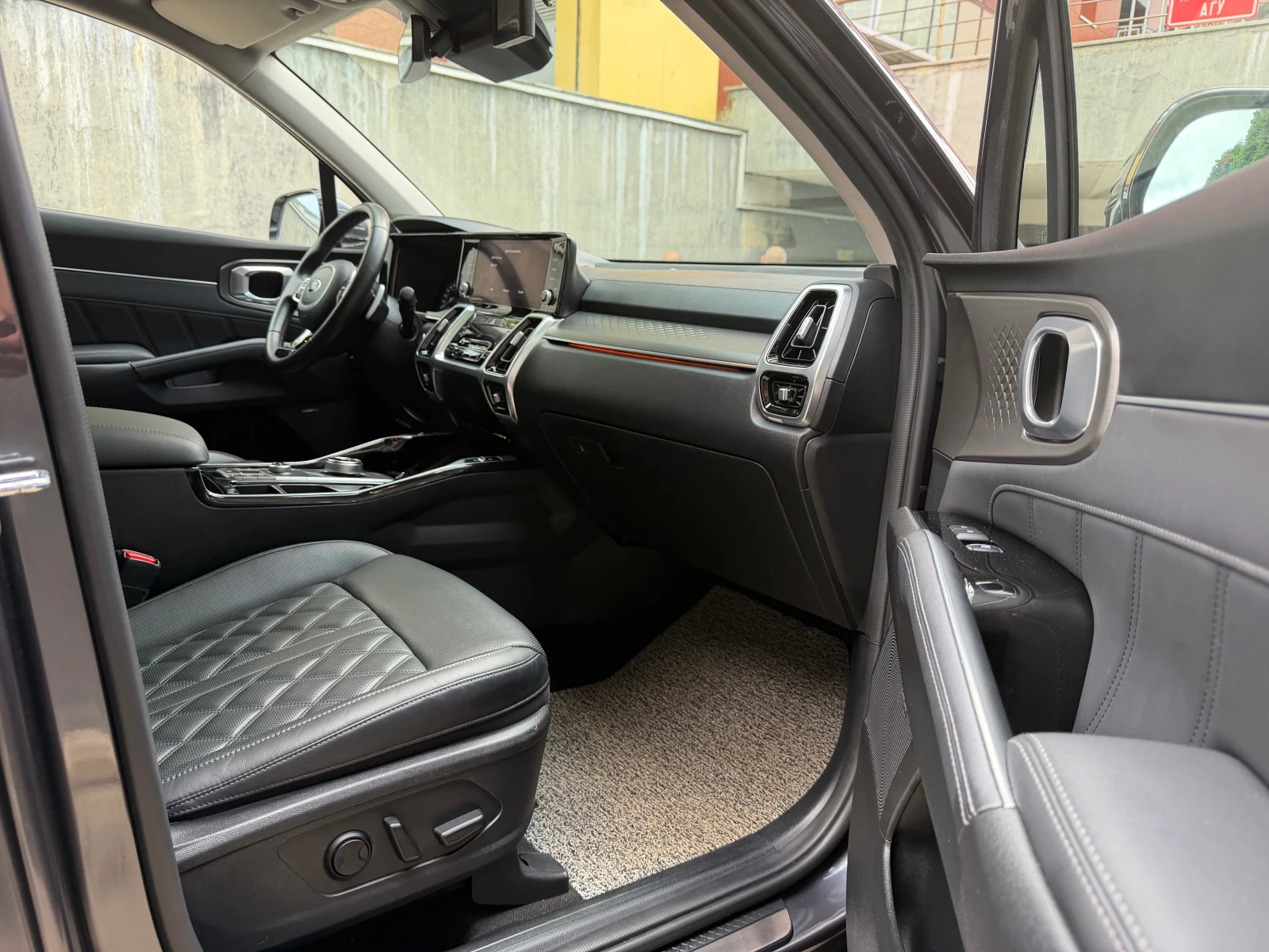 Kia Sorento 2.2 CRDi (201 кс) DCT 7 Seat, снимка 7 - Автомобили и джипове - 55207782