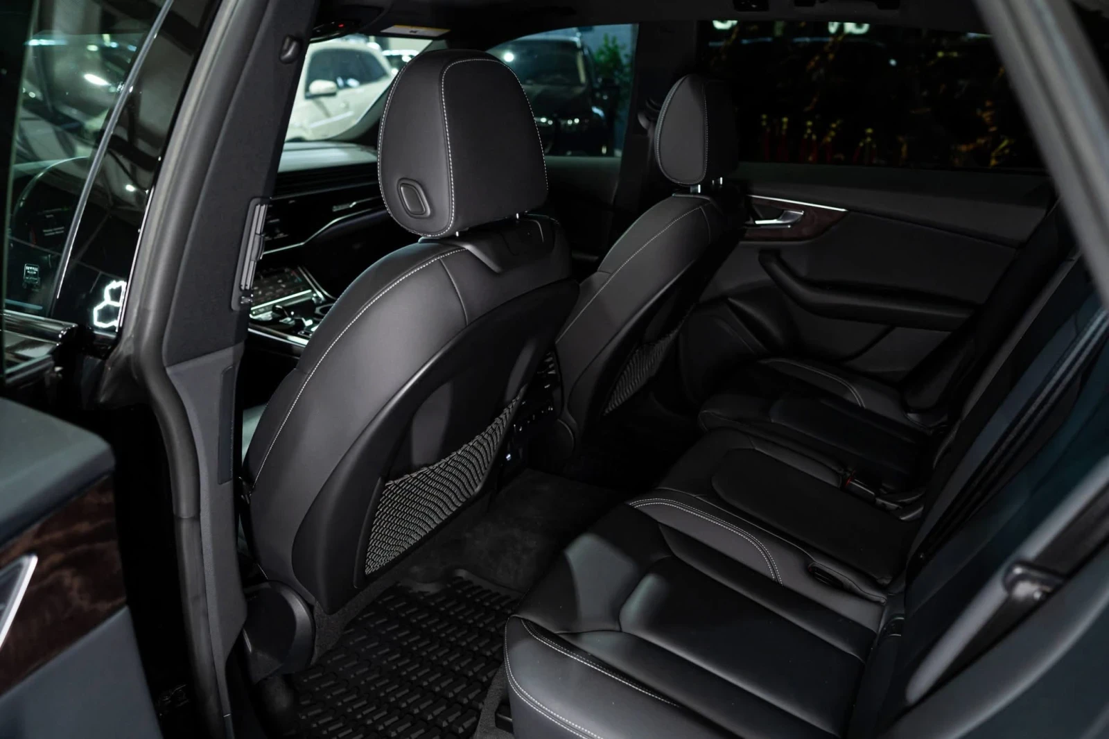 Audi SQ8 55TFSI QUATTRO MATRIX S LINE ПАНО ЛИЗИНГ 100%, снимка 14 - Автомобили и джипове - 55256258