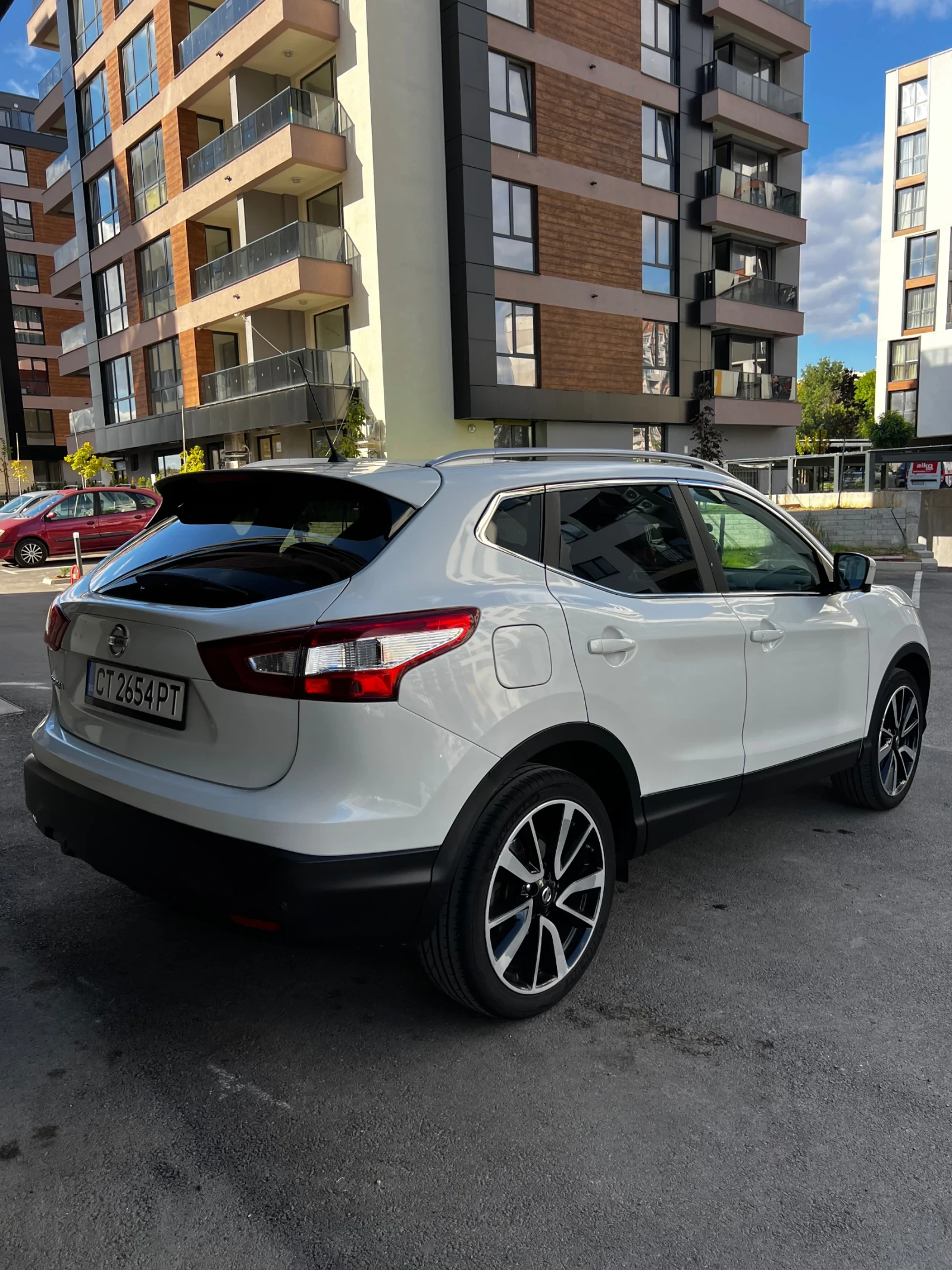 Nissan Qashqai 1.2turbo, снимка 5 - Автомобили и джипове - 56256532