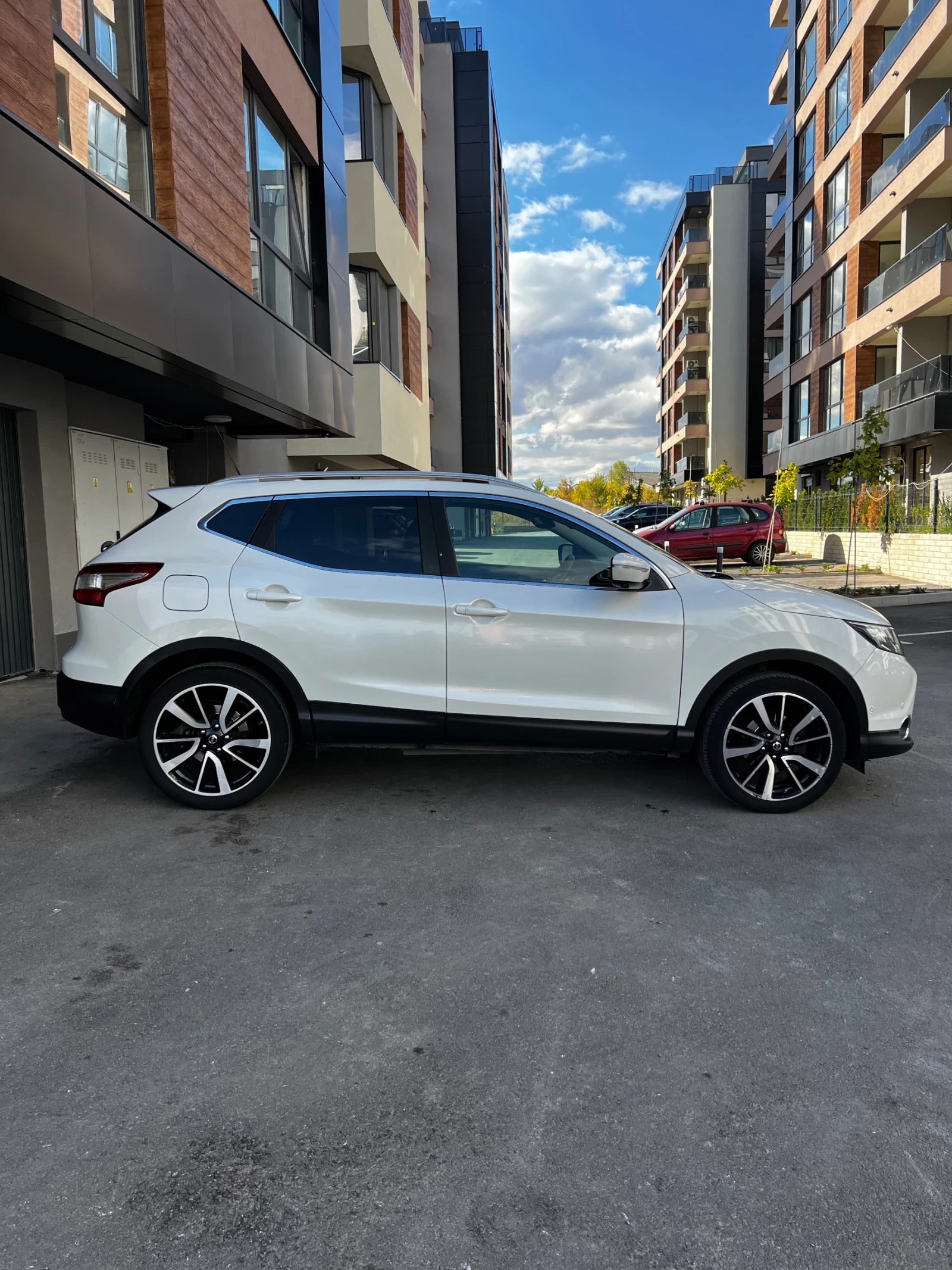 Nissan Qashqai 1.2turbo, снимка 3 - Автомобили и джипове - 56256532