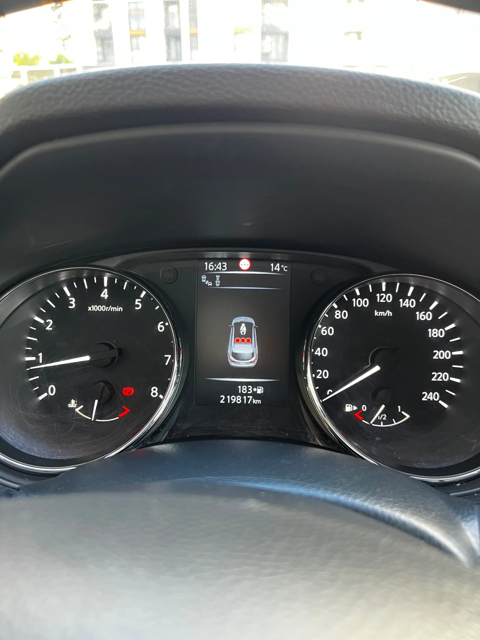 Nissan Qashqai 1.2turbo, снимка 7 - Автомобили и джипове - 56256532