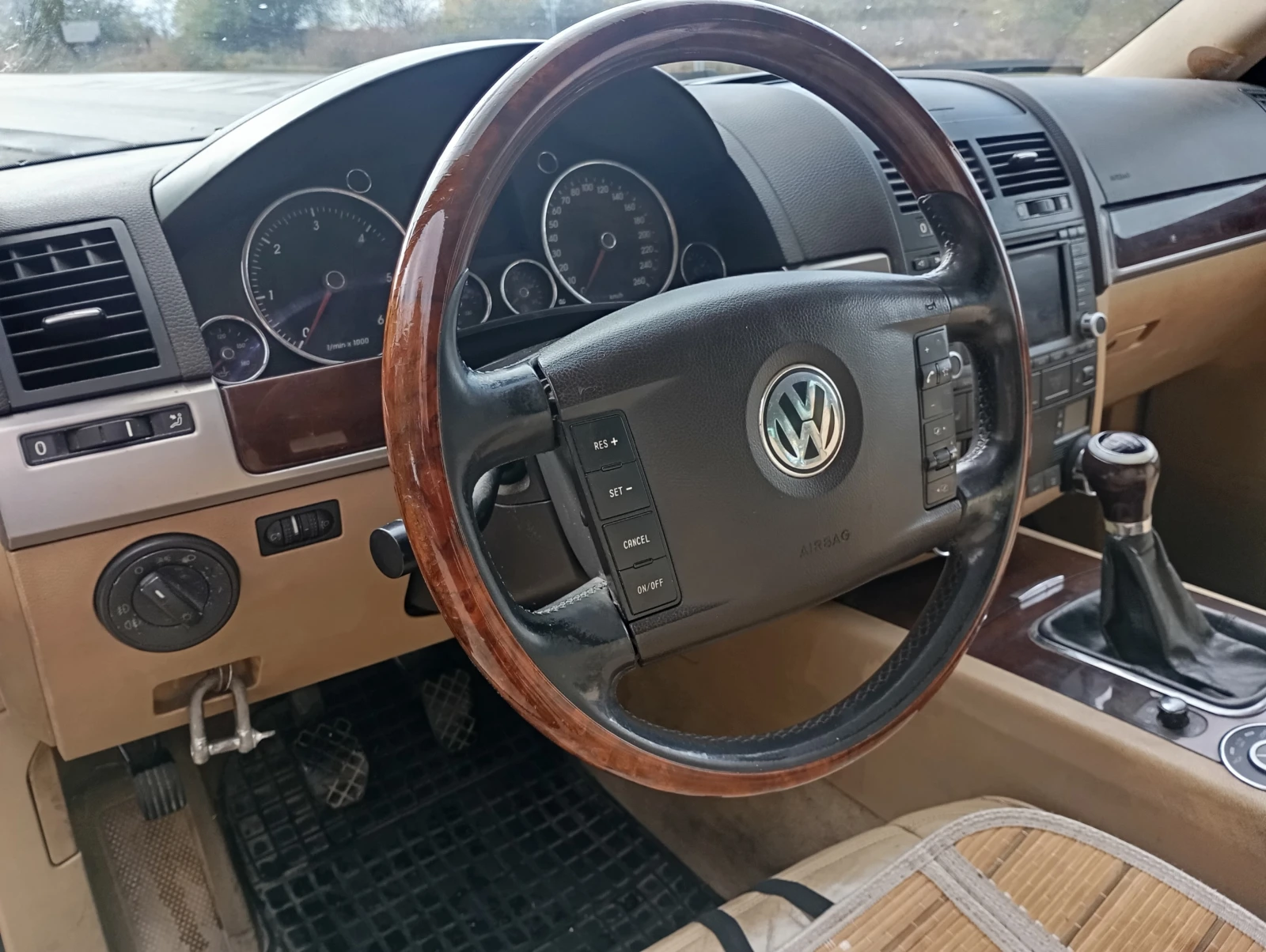 VW Touareg, снимка 5 - Автомобили и джипове - 56532951