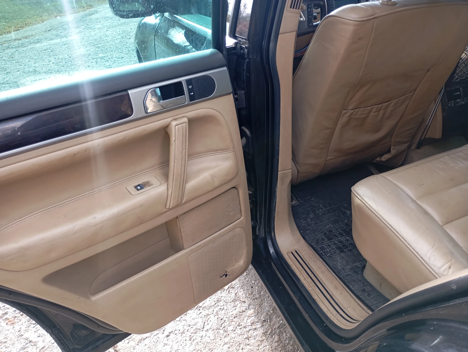 VW Touareg, снимка 8 - Автомобили и джипове - 56532951