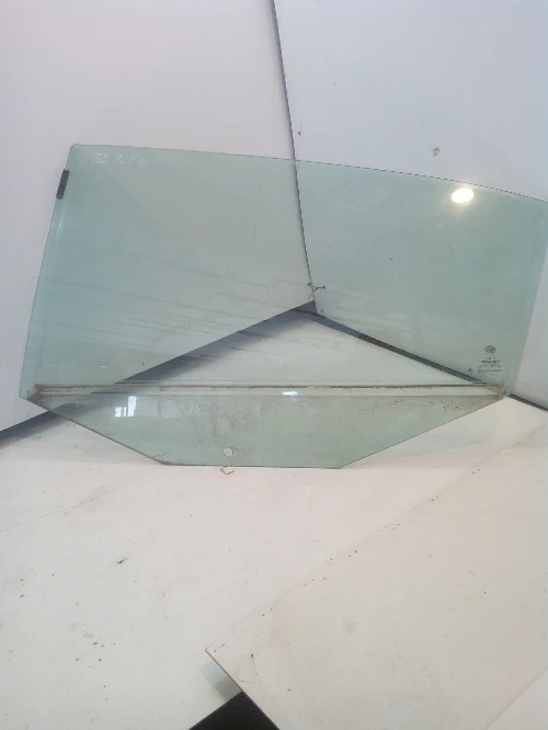 Стъкло странично задно ляво Алфа Ромео 147