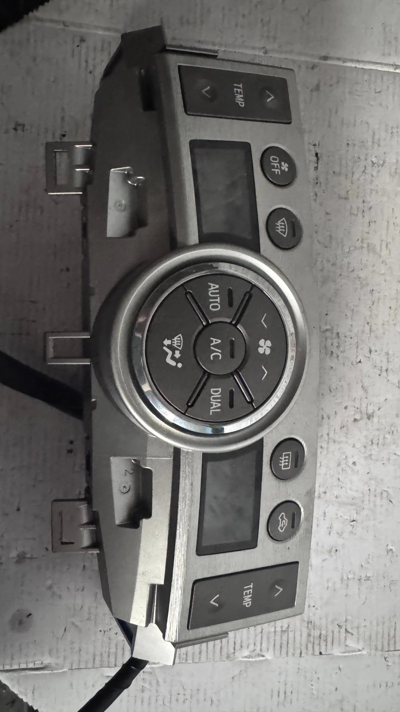   /  /  a Toyota Corolla verso - 55900-0F081-A  / 2J197K0005U2A | Mobile.bg   1